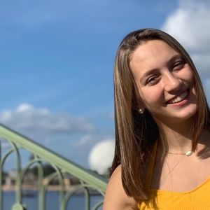 Meet your Posher, Rebecca